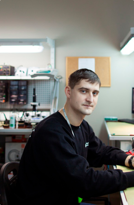 Ведущий инженер технолог. Специалист по компьютерной безопасности. Электромонтер. Сотрудники атомной станции саэс. Инженер пто.